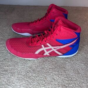 ASICS Red and Blue High-Top wrestling matflex 6